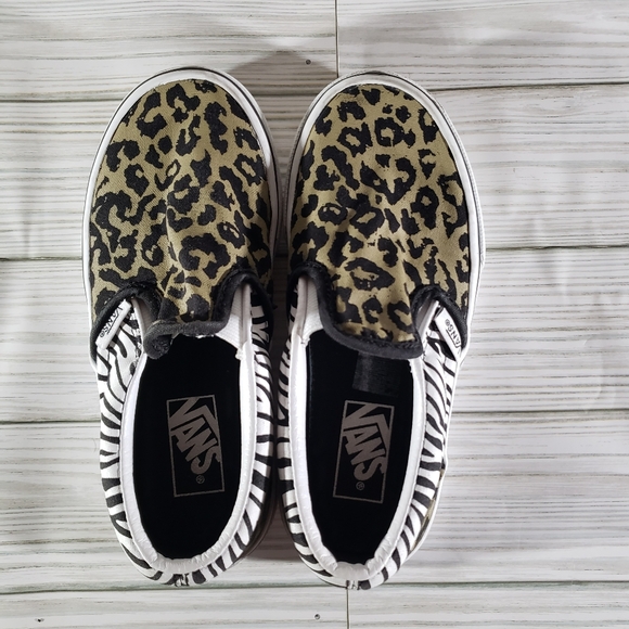 VANS Cheetah Print Slip-On Shoe - Picture 3 of 6
